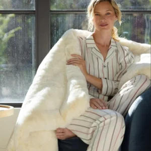 Cozy Earth Cuddle Blanket